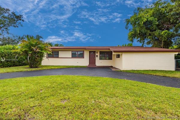 Sierra Mirada, 910 NW 200th St, Miami Gardens, Florida 33169, image 2