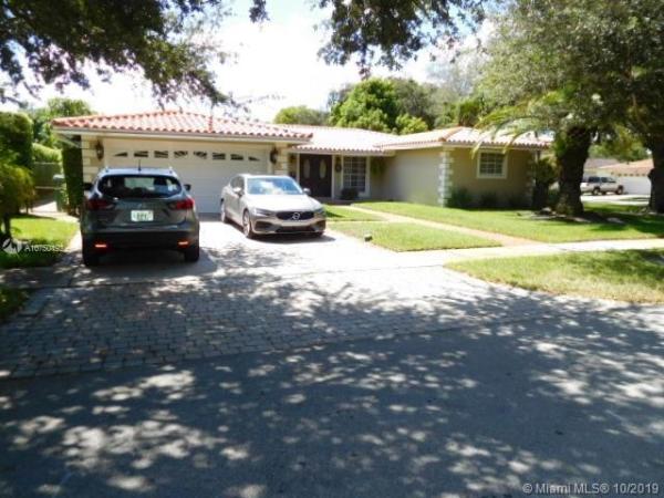 Miami Lakes Residential, 6799 Parkinsonia Dr, Miami Lakes, Florida 33014, image 2