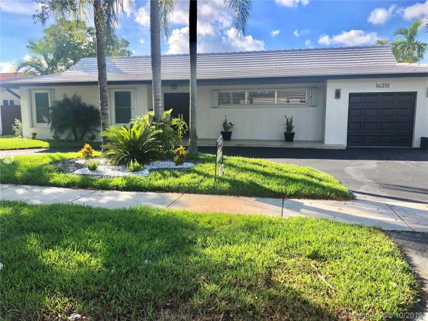 Miami Lakes Residential, 14310 Leaning Pine Dr, Miami Lakes, Florida 33014, image 2