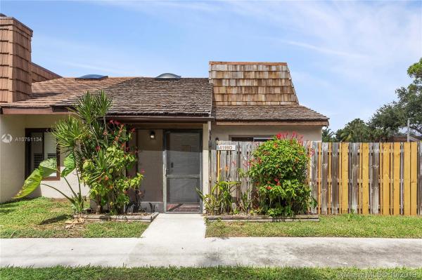 Lake Colony, 4199 Palm Bay Cir #D, West Palm Beach, Florida 33406, image 2