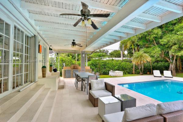 Coconut Grove Manor, 4430 Ingraham Hwy, Coral Gables, Florida 33133, image 1
