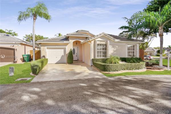 Courtyards At Deerwood, 12279 SW 144th Ter, Three Lakes, Florida 33186, image 2