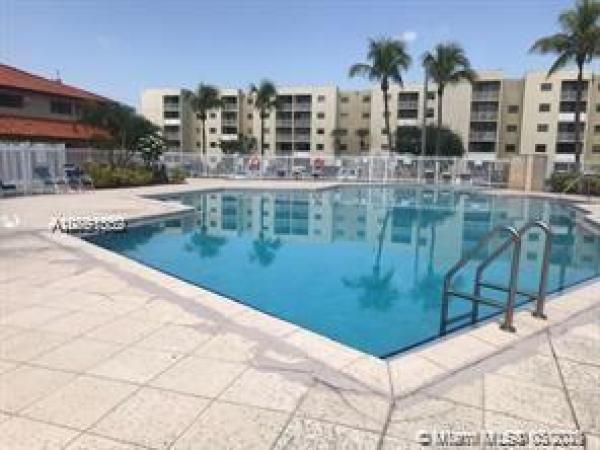 Fontainebleau Gardens, 8145 NW 7th St #501, Fountainebleau, Florida 33126, image 2