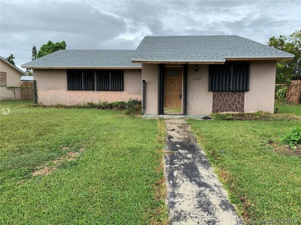 Comfort Villas, 15943 SW 303rd Ter, Leisure City, Florida 33033, image 2