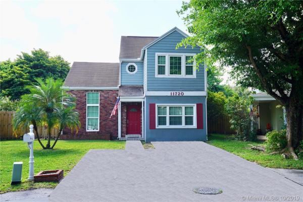 Towngate South, 11720 SW 119th Ter, Kendall, Florida 33186, image 2