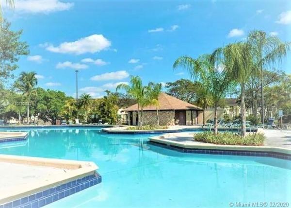 Snapper Creek Townhouses, 10924 SW 71st St 0, Kendall, Florida 33173, image 2
