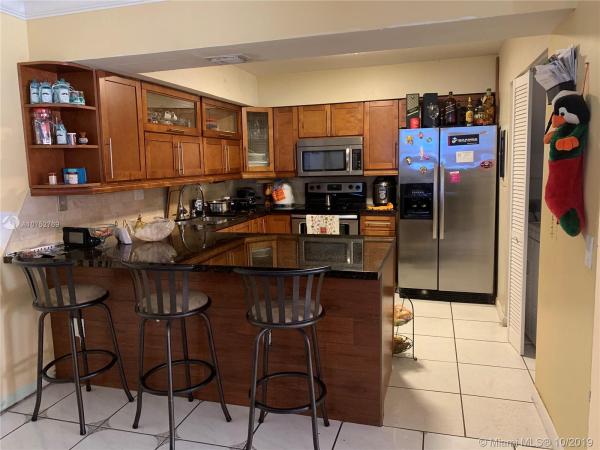 Lake & Tennis Villas, Kendall West, Florida 33193, image 2