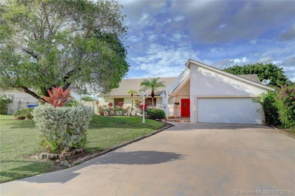 The Willows, 163 Sandpiper Ave, Royal Palm Beach, Florida 33411, image 2