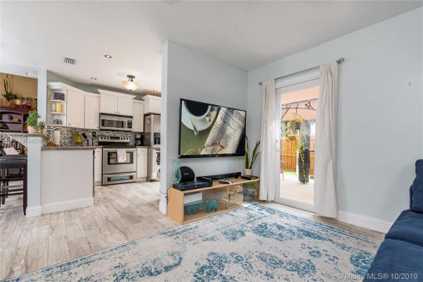 Galloway Lakes, 8411 NW 1st Ter, Fountainebleau, Florida 33126, image 2