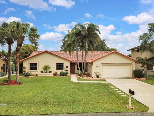 Falcon's Lea, 15111 Tetherclift St, Davie, Florida 33331, image 2