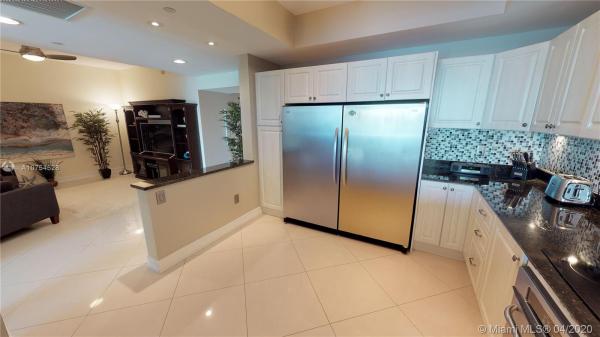 Aventura Marina 2, 3330 NE 190th St #1717, Aventura, Florida 33180, image 2