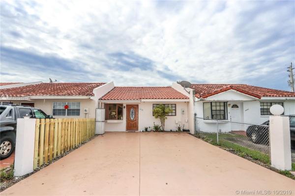 Biltmore Manor, 8888 NW 118th St, Hialeah Gardens, Florida 33018, image 2