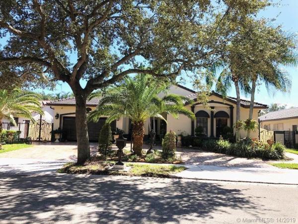Royal Oaks, 8112 NW 164th Ter, Miami Lakes, Florida 33016, image 2