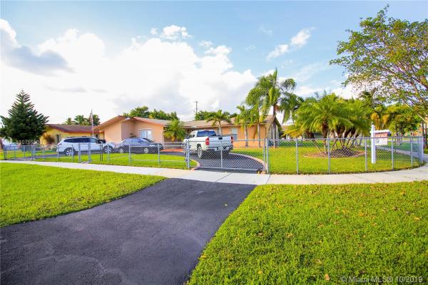 Bel Aire, 10301 SW 200th St, Cutler Bay, Florida 33157, image 2