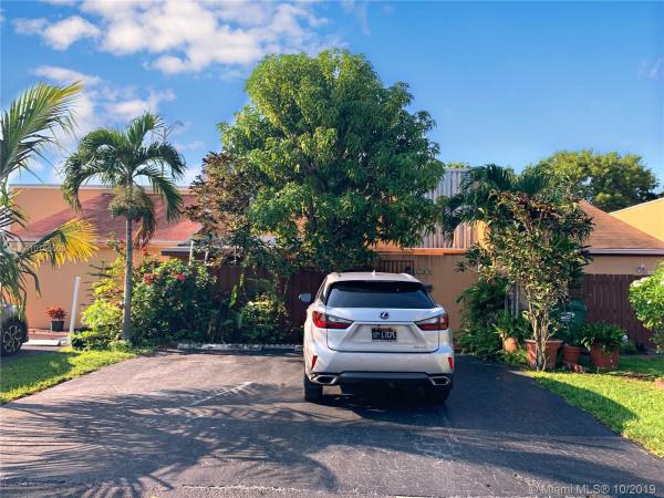 Greenway Lakes, 2580 SW 122nd Ct, Tamiami, Florida 33175, image 2