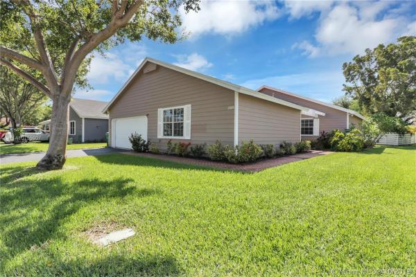 Willow Bend, 15024 SW 140th Pl, Country Walk, Florida 33186, image 2