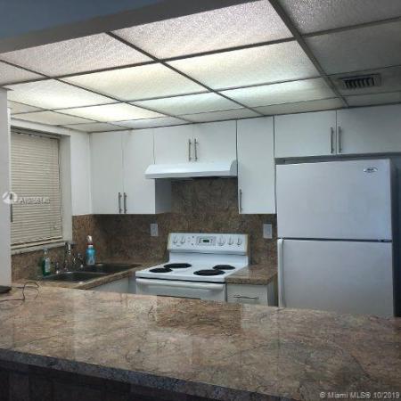 Pineside, 8887 S Fontainebleau Blvd #206, Fountainebleau, Florida 33172, image 2