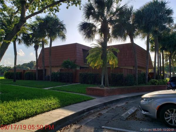 Sandalwood At Boynton Beach, 517 Live Oak Ln, Boynton Beach, Florida 33436, image 2