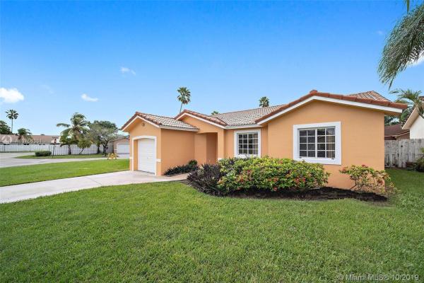 Harbour At The Moors, 18122 NW 61st Ave, Country Club, Florida 33015, image 2