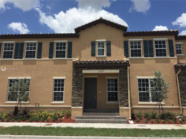 Kendall Commons Townhomes, 17127 SW 96th St, The Hammocks, Florida 33196, image 2