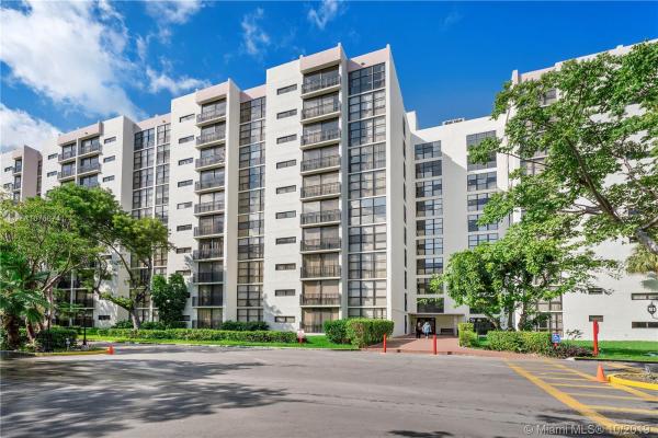 Plaza Of The Americas, 17021 N Bay Rd #204, Sunny Isles Beach, Florida 33160, image 2