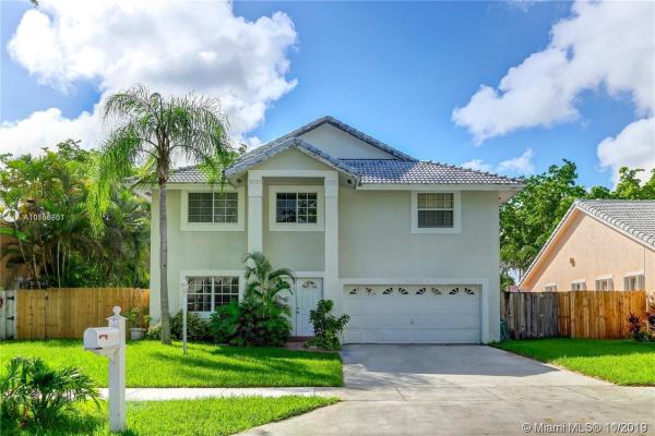 Laguna Point North, 21532 SW 94th Ct, Cutler Bay, Florida 33189, image 2