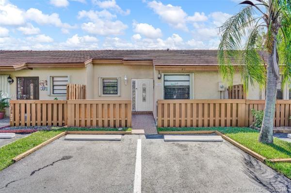Tamiami Lakes Townhomes, 13426 SW 17th Terr Cir N #13426, Tamiami, Florida 33175, image 2
