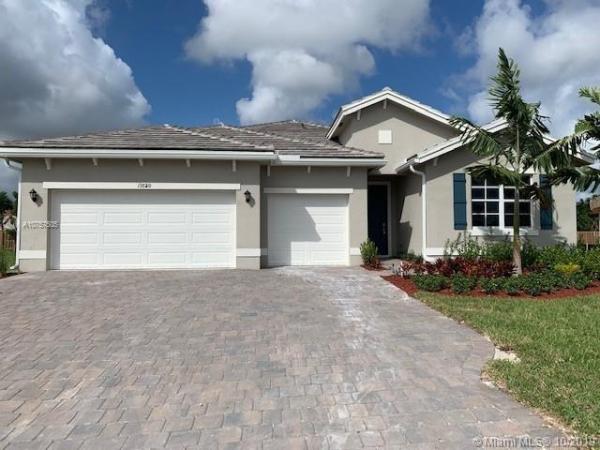 19820 SW 132nd Ct, Three Lakes, Florida 33177, image 2