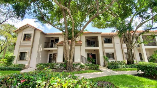 Dunbar Woods, 1101 Duncan Cir #202, Palm Beach Gardens, Florida 33418, image 2