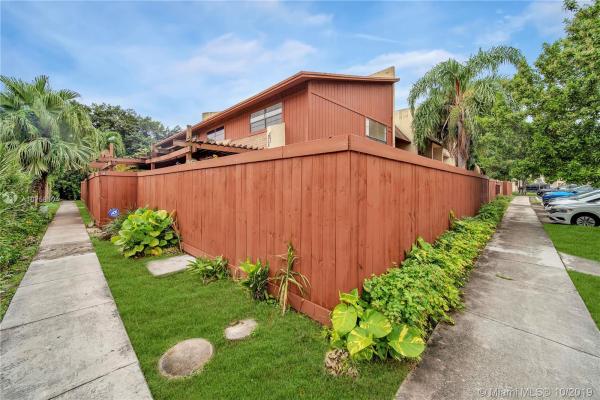 Snapper Village, 6724 SW 114th Pl #B, Kendall, Florida 33173, image 2