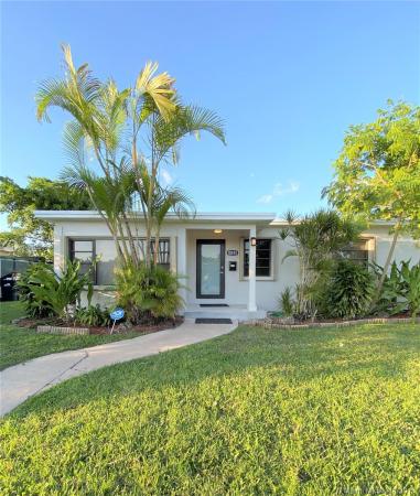 Lee Manor, 10245 SW 35th St, University Park, Florida 33165, image 2