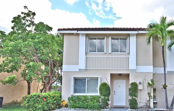 Weitzer Serena Lakes Townhomes, 17680 SW 139th Ct, Richmond West, Florida 33177, image 2