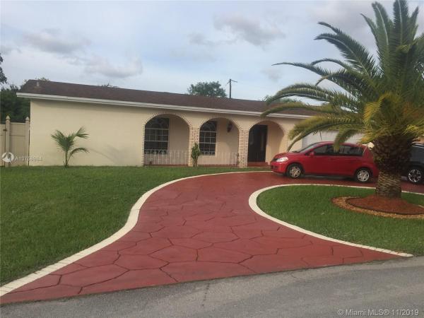 The Knolls, 8661 N Lexington Dr, Miramar, Florida 33025, image 2