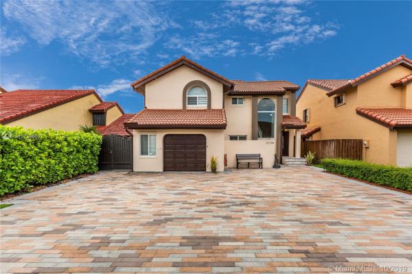 Sunset Harbour, 12728 SW 64th Ter, Kendale Lakes, Florida 33183, image 2