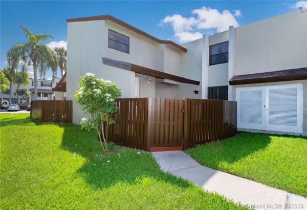 Indian Lake Village, 10030 NW 9th St Cir #205, Fountainebleau, Florida 33172, image 2