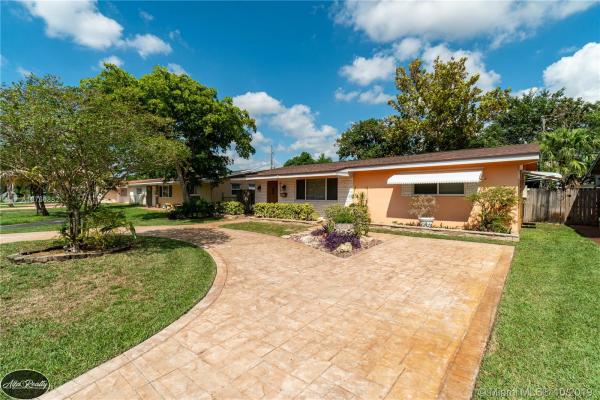 Boulevard Heights, 8131 NW 12th St, Pembroke Pines, Florida 33024, image 1