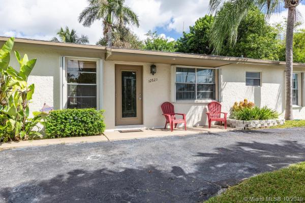 Princetonian, 12621 SW 256th St, Princeton, Florida 33032, image 2