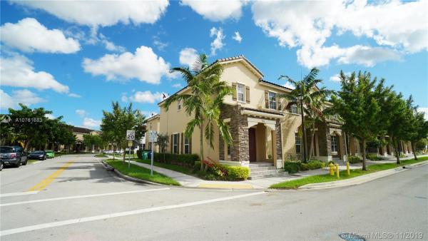 Kendall Commons Townhomes, 9401 SW 172nd Ave, The Hammocks, Florida 33196, image 2