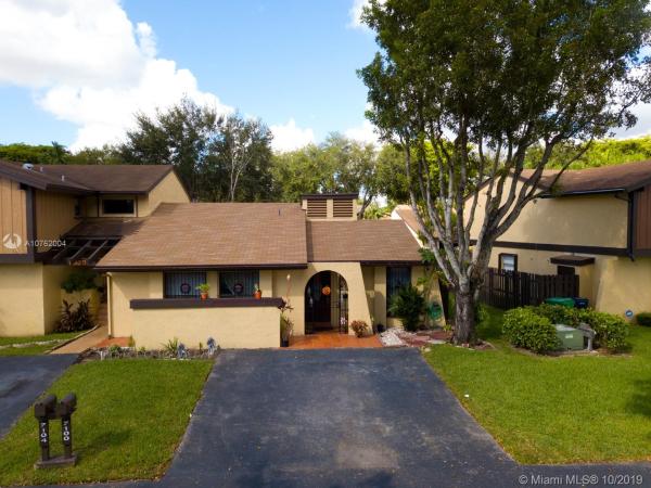 Woodgate East, 7100 SW 127th Pl #7100, Kendale Lakes, Florida 33183, image 2