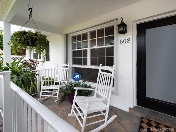 Pinewood Place, 608 SW 7th St, Fort Lauderdale, Florida 33315, image 1