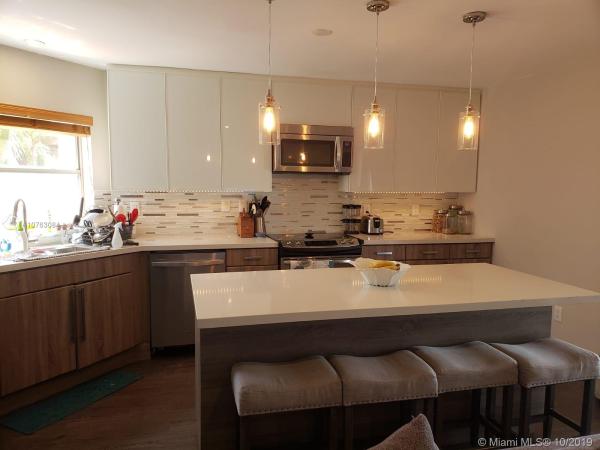 Lake Pointe, 682 NW 122nd Pl, Tamiami, Florida 33182, image 2