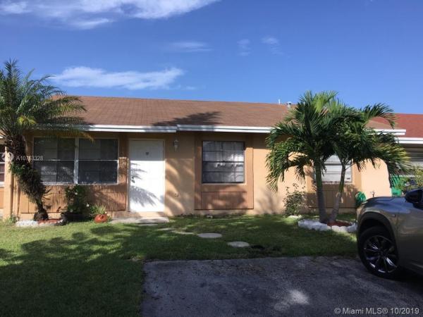 Westwind Lakes Townhouses, 15355 SW 69th Ter, Kendall West, Florida 33193, image 2