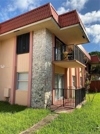 Kendallwood Villas, 10477 SW 108th Ave #118, Kendall, Florida 33176, image 2