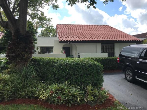 Town Villas In The Crossings, 13424 SW 113th Ter 0, The Crossings, Florida 33186, image 2