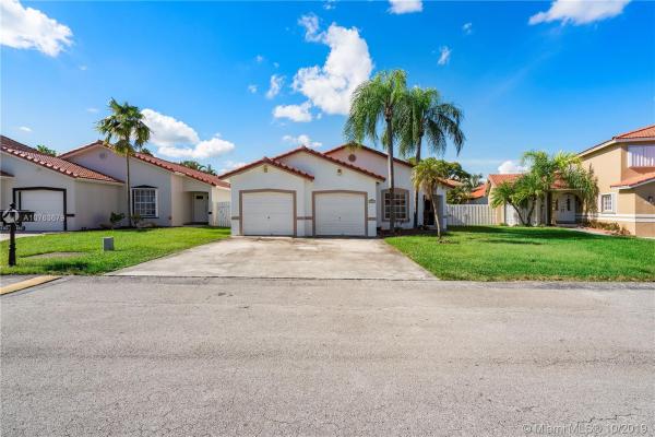 Harbour At The Moors, 6167 NW 181st Terr Cir N, Country Club, Florida 33015, image 2