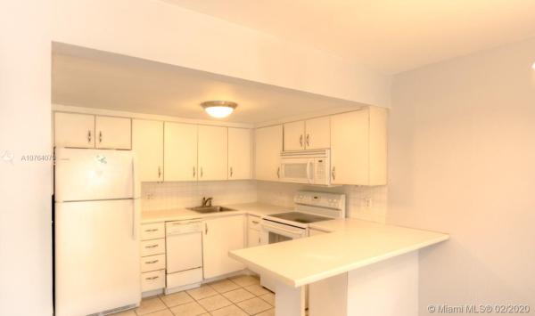 1650 NE 115th St #111, Unincorporated Dade County, Florida 33181, image 2
