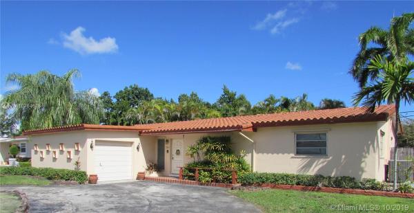 Darlington Manor, 5841 SW 93rd Pl, Sunset, Florida 33173, image 2
