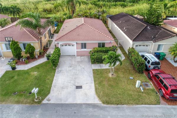 Weitzer Serena Lakes West, 16948 SW 142nd Pl, Richmond West, Florida 33177, image 2