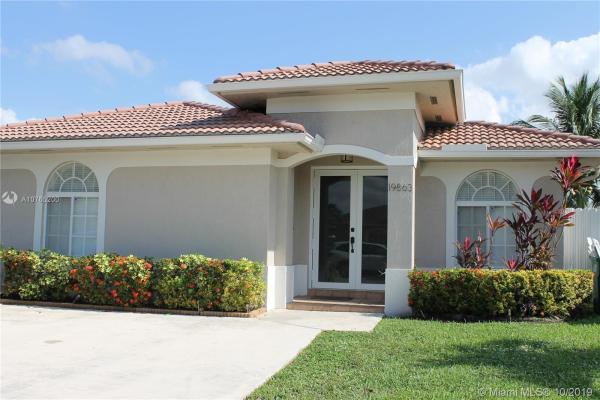 Spanish Lakes, 19863 NW 78th Pl, Hialeah, Florida 33015, image 2