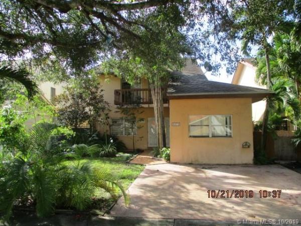 Bilbao Estates, 8970 Grand Canal Dr, Fountainebleau, Florida 33174, image 2